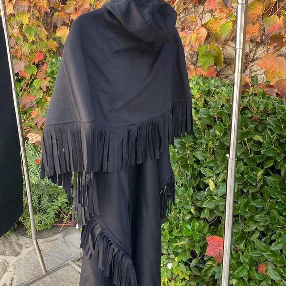Shamask Cashmere and wool thick black fringe cape - Picture 5 of 14